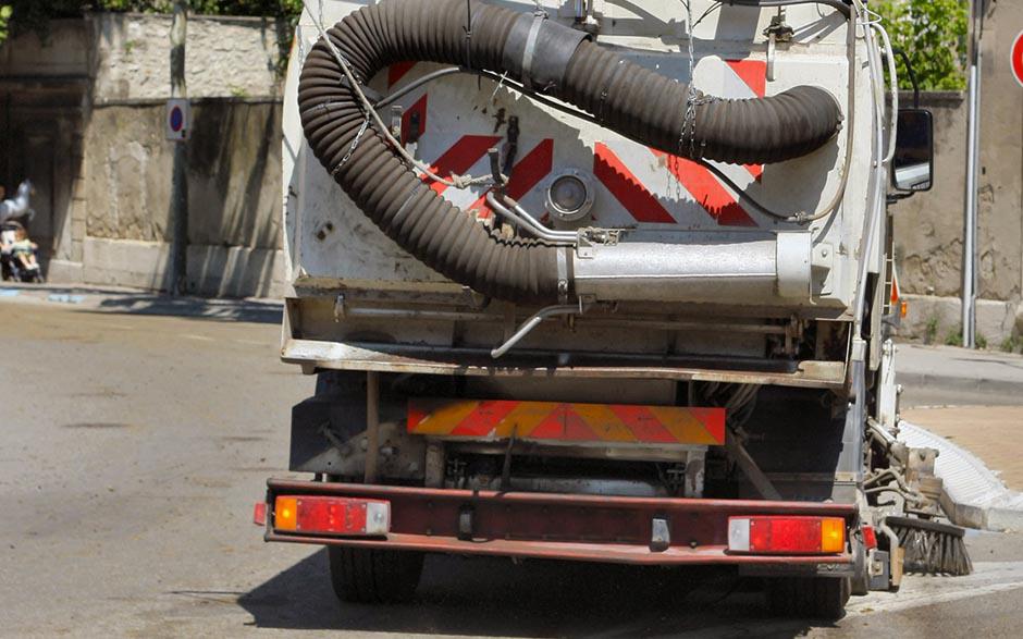 comment déboucher son wc Saint-Ouen